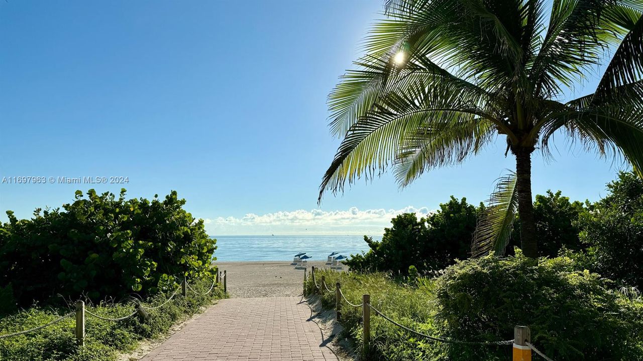 For Sale: $1,750,000 (2 beds, 2 baths, 1130 Square Feet)