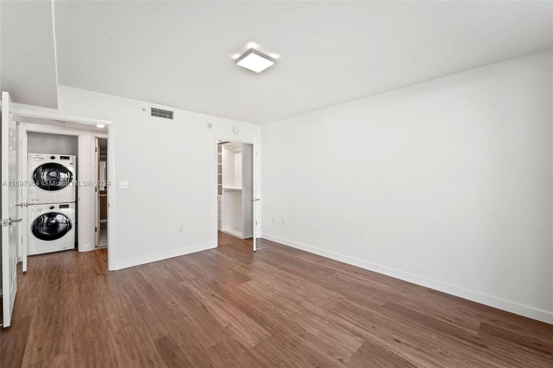 For Rent: $3,967 (1 beds, 1 baths, 851 Square Feet)