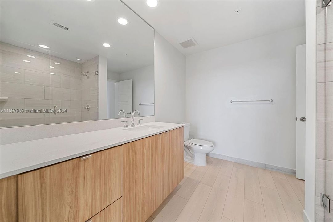 For Rent: $2,277 (1 beds, 1 baths, 768 Square Feet)