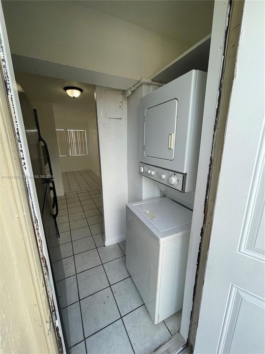 For Rent: $1,700 (2 beds, 4 baths, 2208 Square Feet)