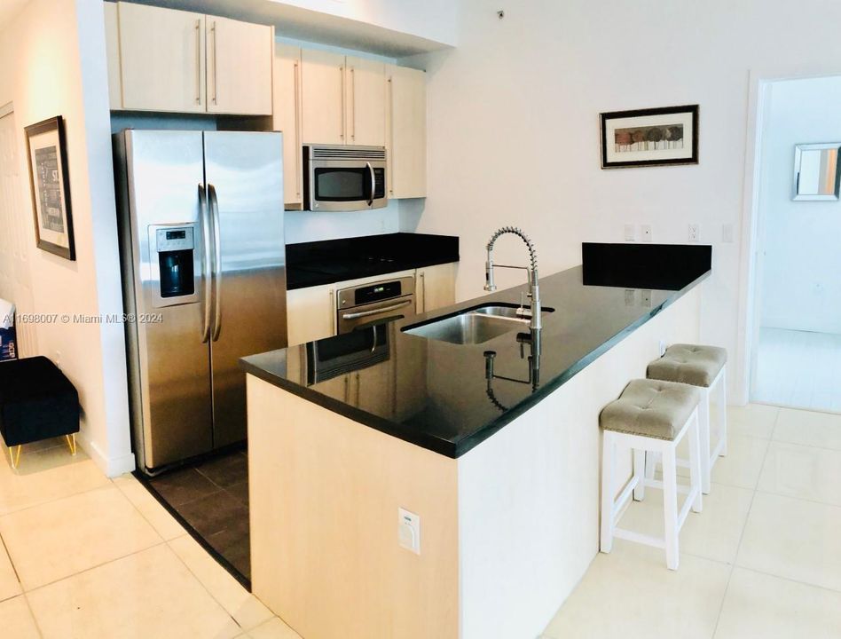 For Rent: $3,875 (2 beds, 2 baths, 1214 Square Feet)