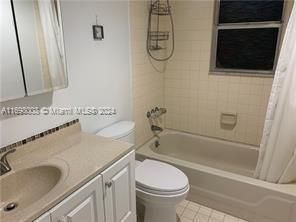 For Sale: $215,000 (2 beds, 1 baths, 840 Square Feet)