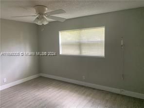 For Sale: $215,000 (2 beds, 1 baths, 840 Square Feet)