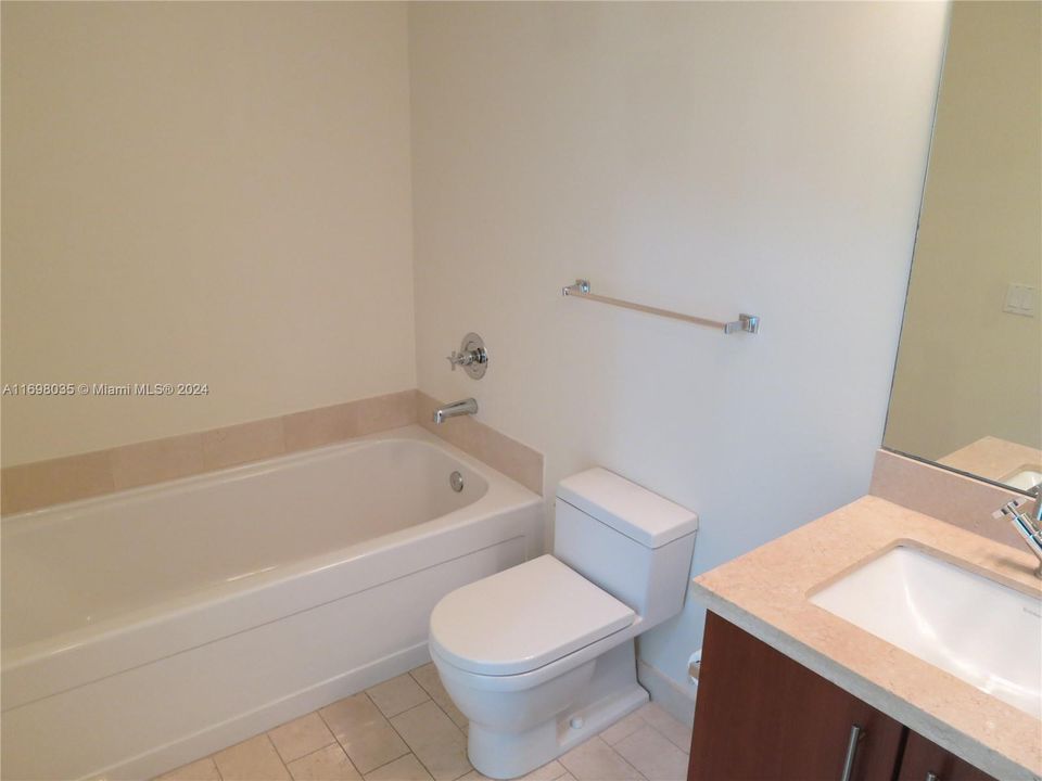 For Rent: $2,700 (1 beds, 1 baths, 694 Square Feet)