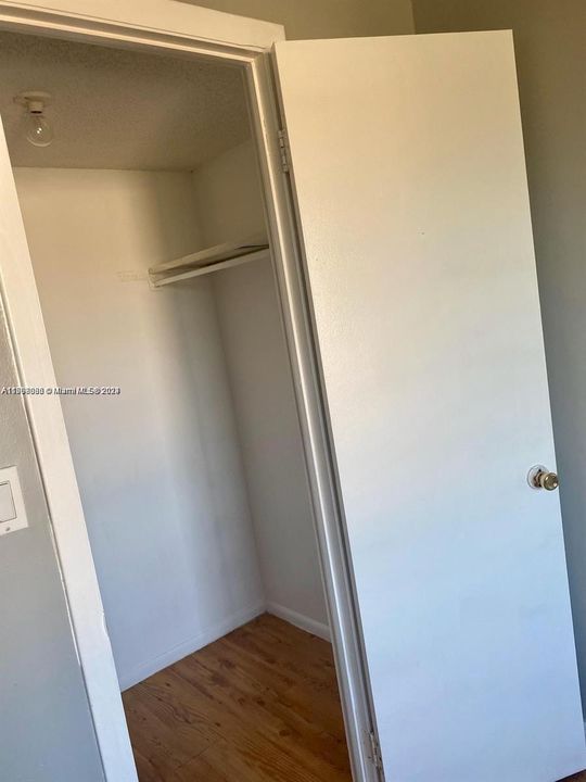 For Rent: $1,875 (2 beds, 1 baths, 1075 Square Feet)