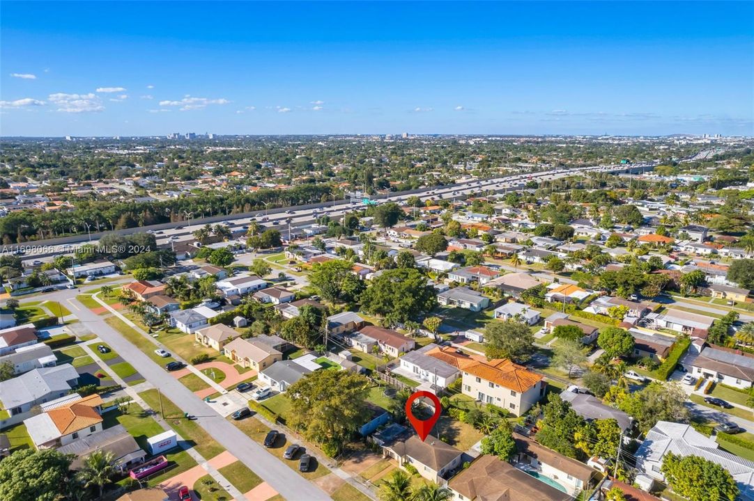 For Sale: $575,000 (3 beds, 1 baths, 1176 Square Feet)