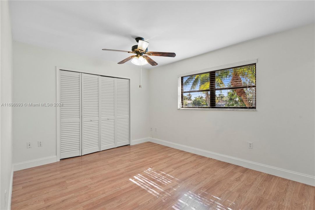 Active With Contract: $3,200 (3 beds, 2 baths, 1272 Square Feet)