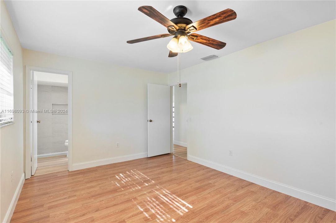 Active With Contract: $3,200 (3 beds, 2 baths, 1272 Square Feet)