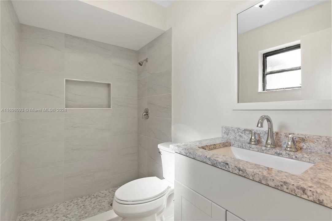 Active With Contract: $3,200 (3 beds, 2 baths, 1272 Square Feet)