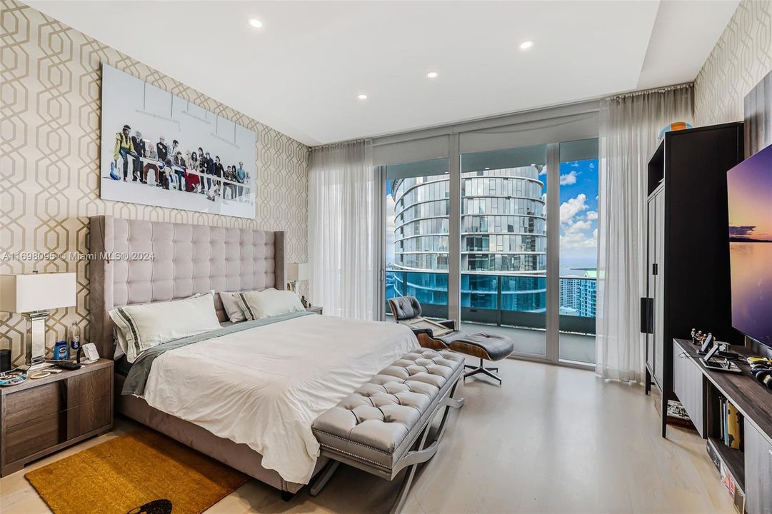 For Sale: $3,950,000 (3 beds, 4 baths, 3362 Square Feet)