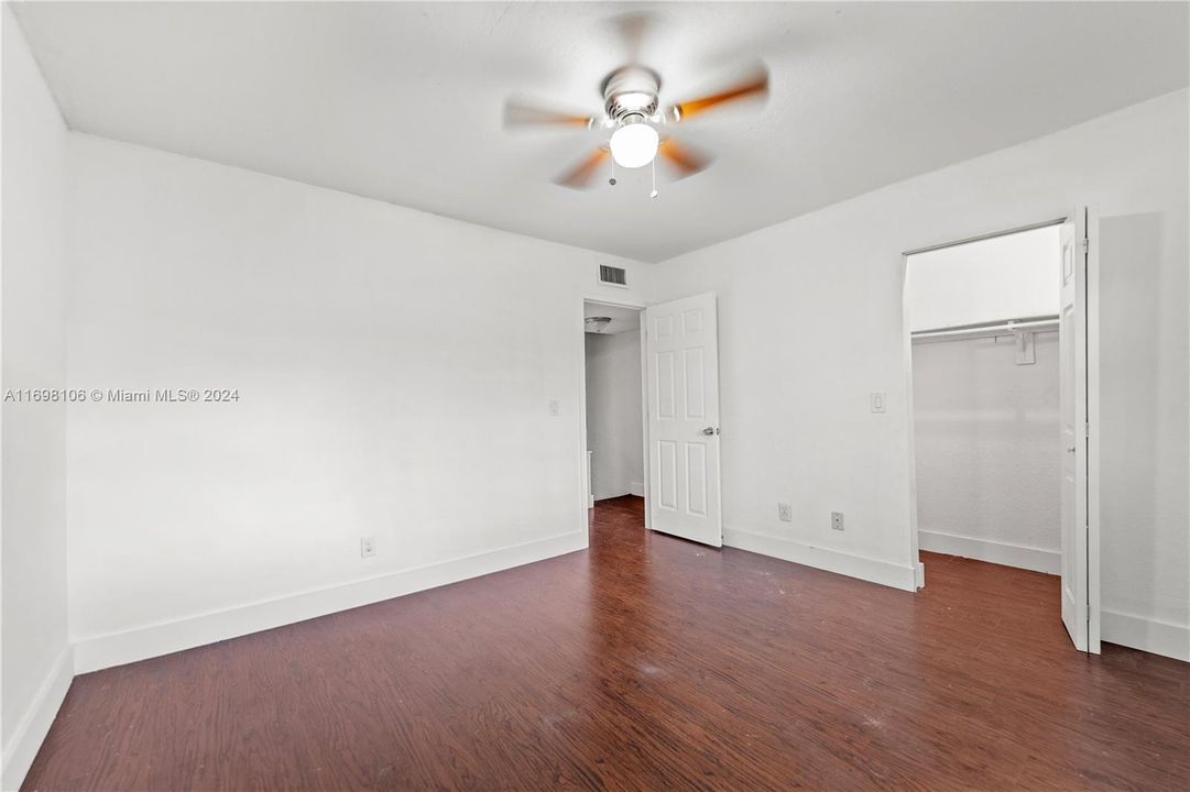 For Sale: $215,000 (2 beds, 1 baths, 1024 Square Feet)