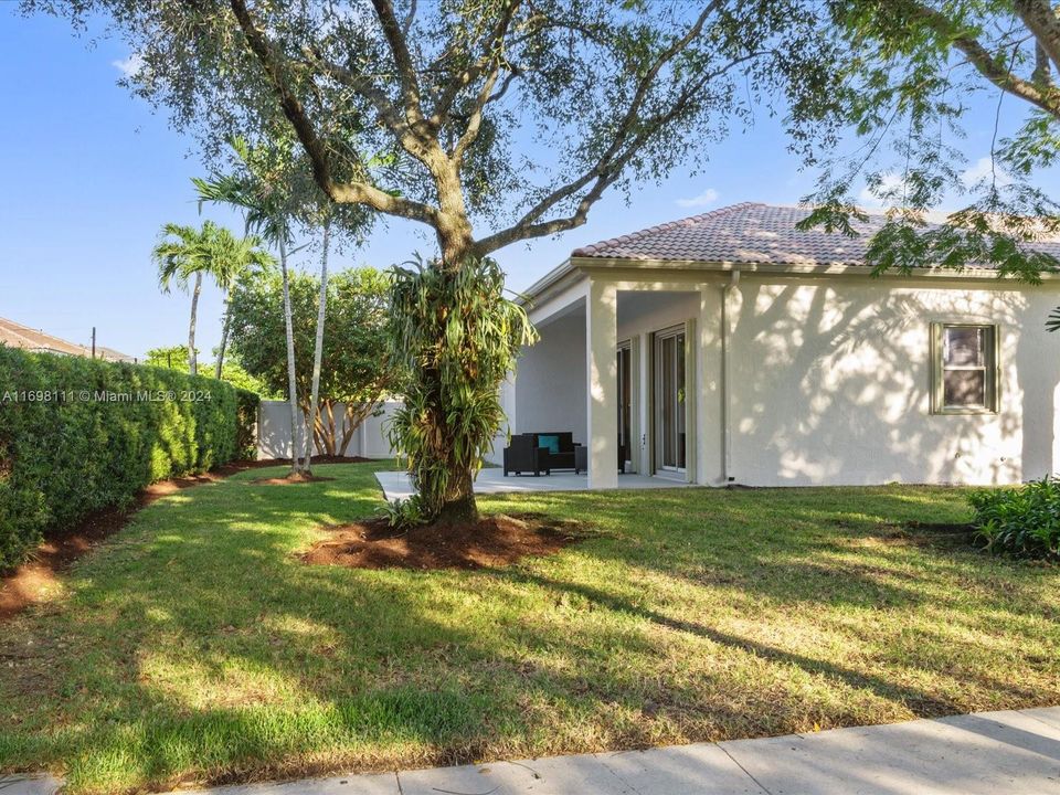 For Sale: $630,000 (3 beds, 2 baths, 1889 Square Feet)