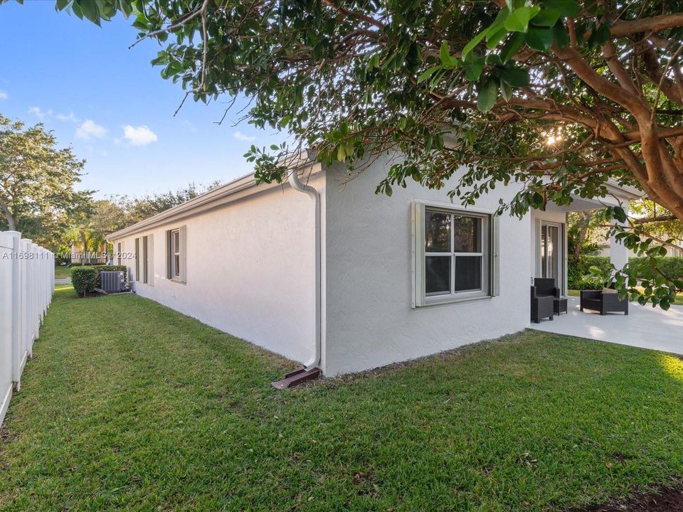 For Sale: $630,000 (3 beds, 2 baths, 1889 Square Feet)