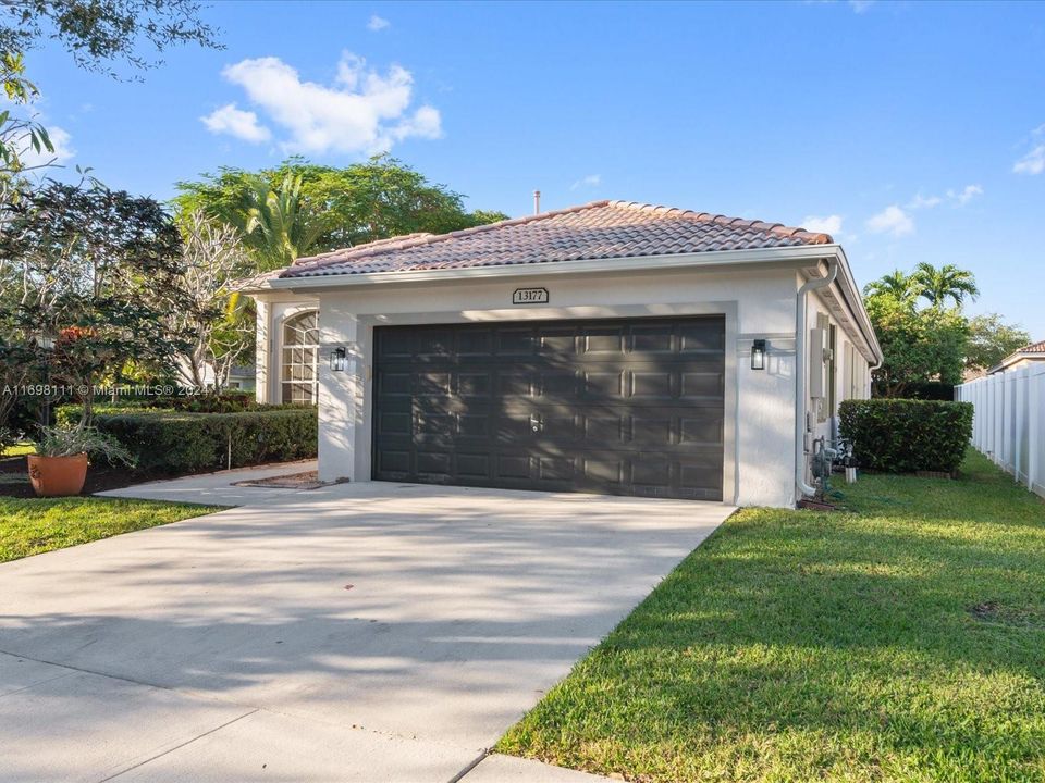 For Sale: $630,000 (3 beds, 2 baths, 1889 Square Feet)