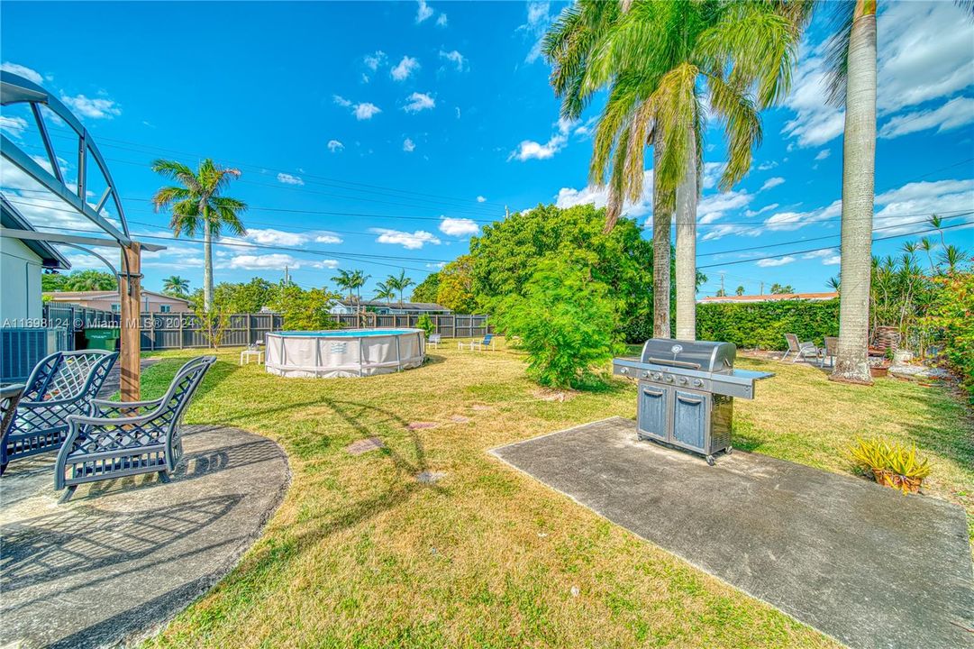 For Sale: $580,000 (3 beds, 2 baths, 1200 Square Feet)