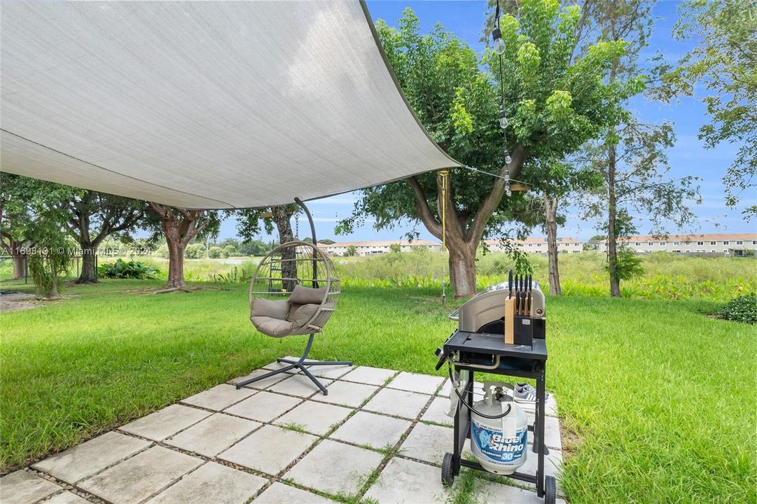 For Sale: $437,000 (3 beds, 2 baths, 1693 Square Feet)