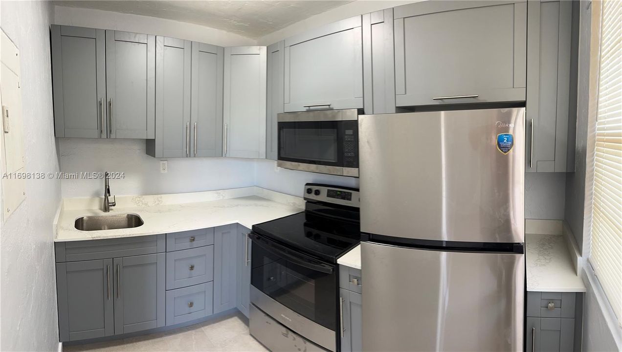 For Rent: $1,650 (1 beds, 1 baths, 2637 Square Feet)