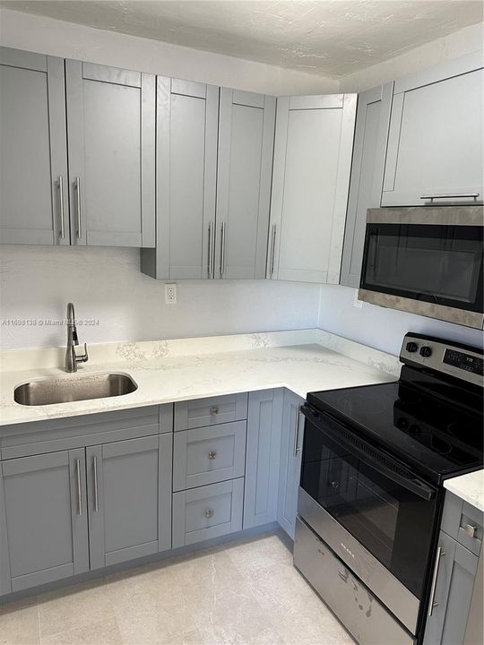 For Rent: $1,650 (1 beds, 1 baths, 2637 Square Feet)