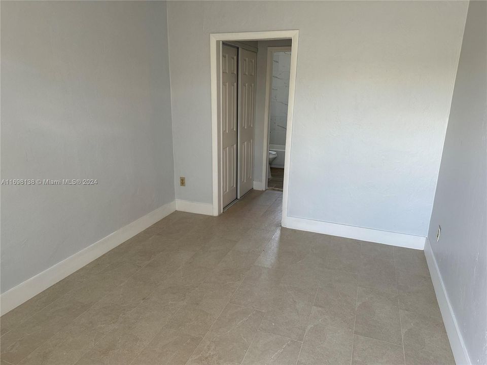 For Rent: $1,650 (1 beds, 1 baths, 2637 Square Feet)