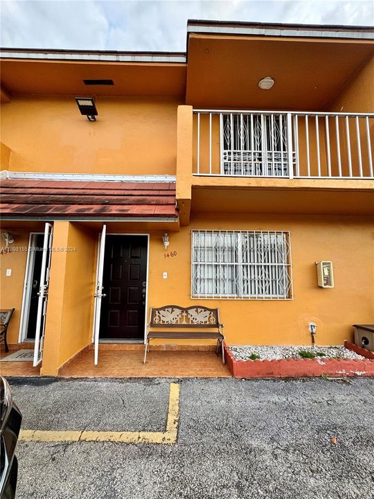 En Venta: $370,000 (3 camas, 2 baños, 977 Pies cuadrados)