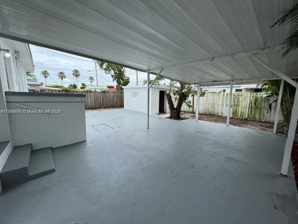 For Sale: $449,000 (2 beds, 1 baths, 780 Square Feet)