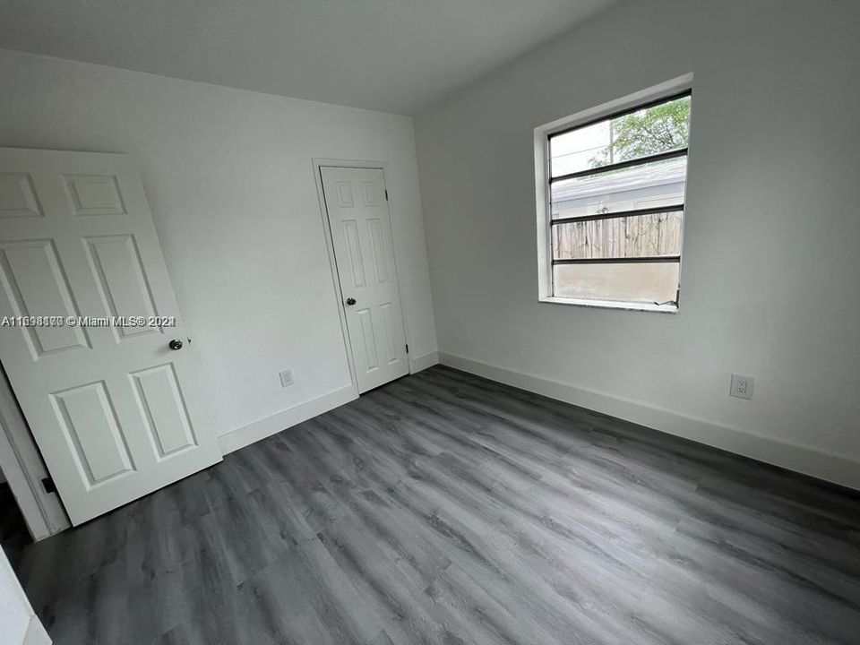 For Sale: $449,000 (2 beds, 1 baths, 780 Square Feet)