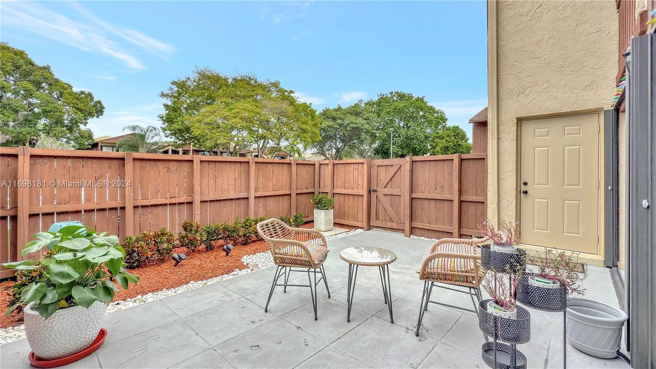 For Sale: $449,900 (3 beds, 2 baths, 1470 Square Feet)