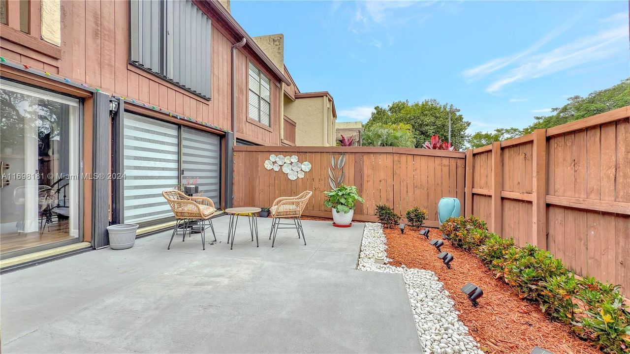 For Sale: $449,900 (3 beds, 2 baths, 1470 Square Feet)