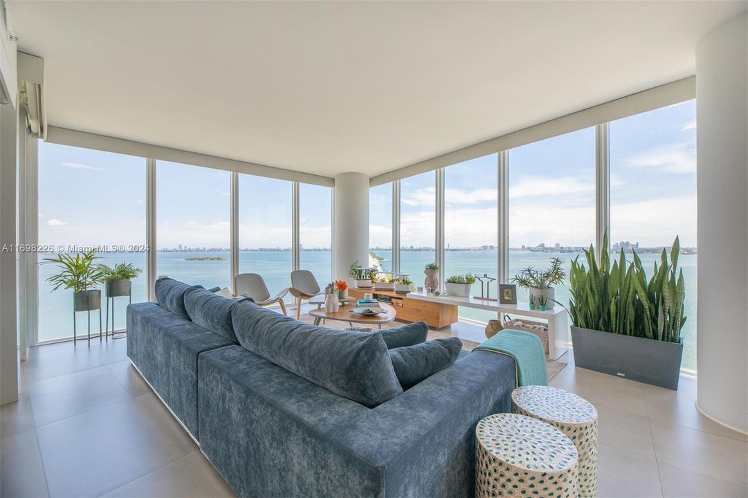 For Sale: $1,385,000 (2 beds, 2 baths, 1870 Square Feet)