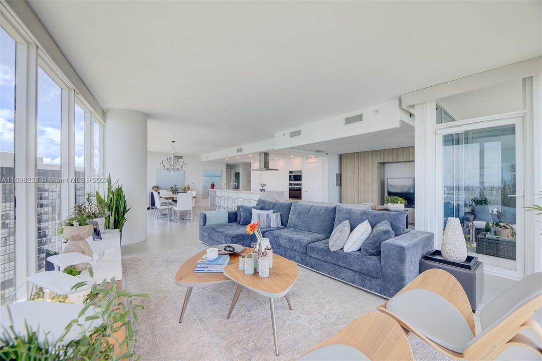 For Sale: $1,385,000 (2 beds, 2 baths, 1870 Square Feet)