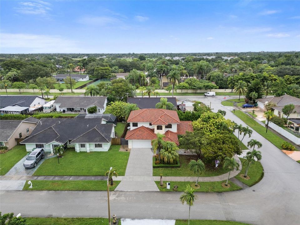 For Sale: $740,000 (4 beds, 3 baths, 2219 Square Feet)