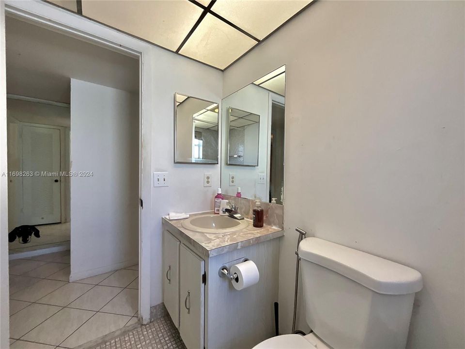 For Sale: $132,000 (2 beds, 2 baths, 907 Square Feet)