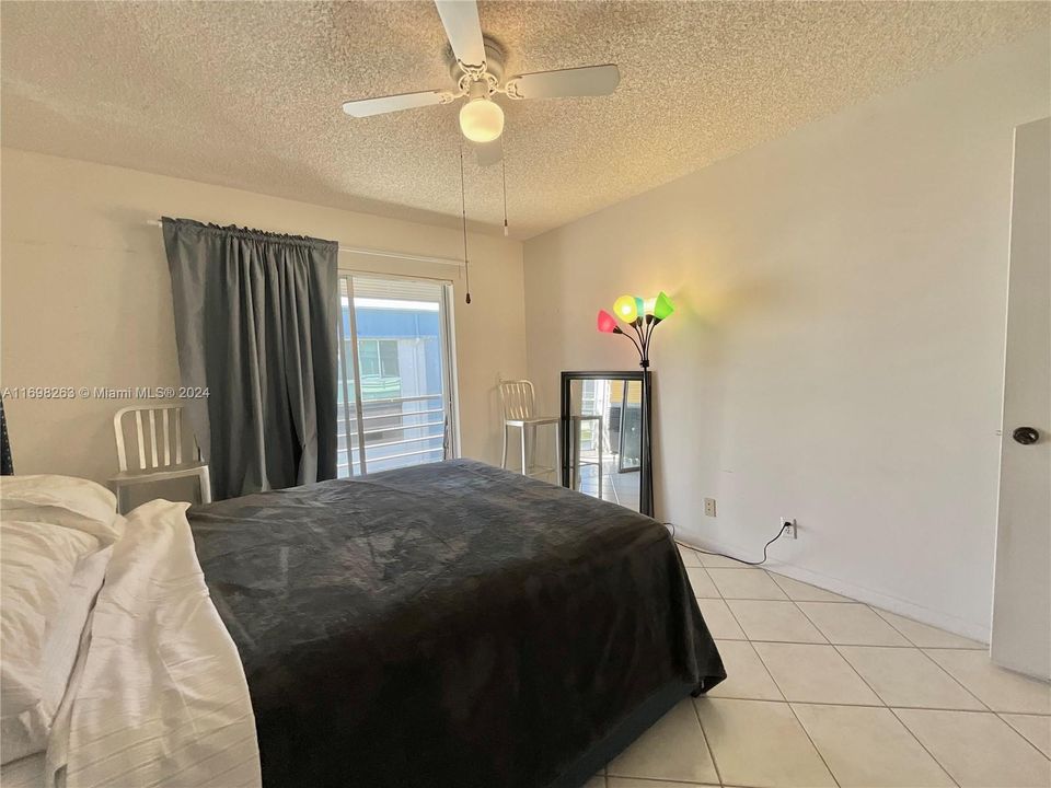 For Sale: $132,000 (2 beds, 2 baths, 907 Square Feet)