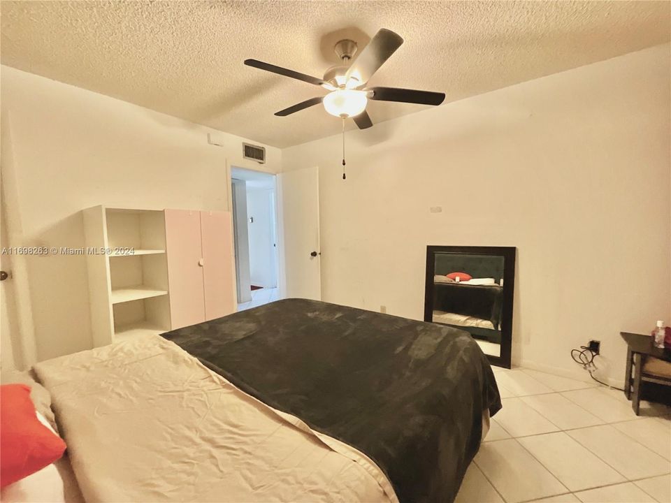 For Sale: $132,000 (2 beds, 2 baths, 907 Square Feet)