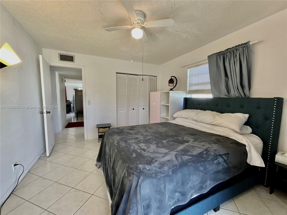 For Sale: $132,000 (2 beds, 2 baths, 907 Square Feet)