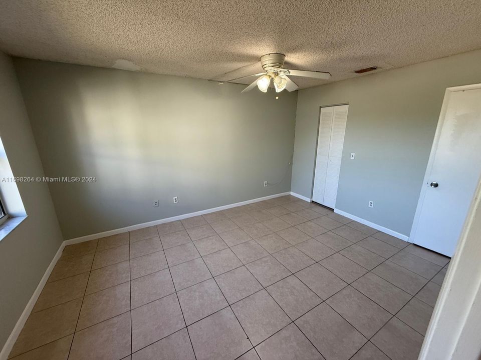 For Rent: $2,050 (2 beds, 2 baths, 956 Square Feet)