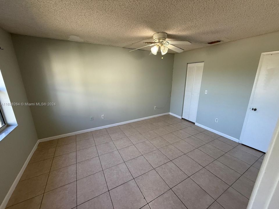 For Rent: $2,050 (2 beds, 2 baths, 956 Square Feet)