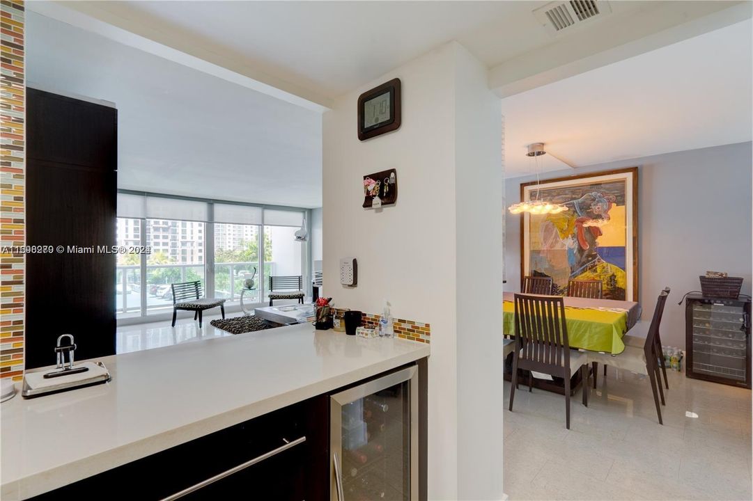 For Sale: $649,000 (2 beds, 2 baths, 1521 Square Feet)