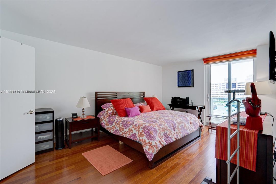 For Sale: $649,000 (2 beds, 2 baths, 1521 Square Feet)