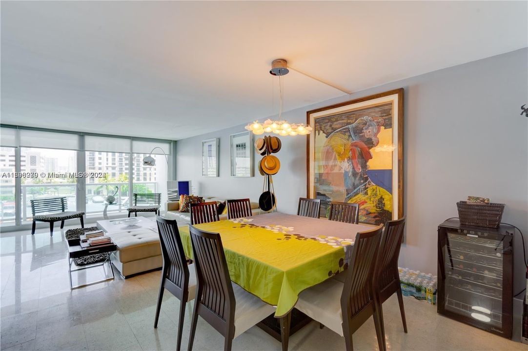 For Sale: $649,000 (2 beds, 2 baths, 1521 Square Feet)