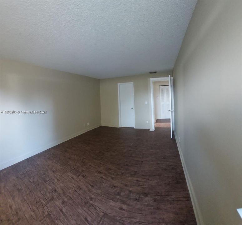 For Rent: $1,900 (3 beds, 2 baths, 965 Square Feet)