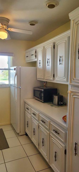 For Sale: $179,900 (2 beds, 2 baths, 1175 Square Feet)