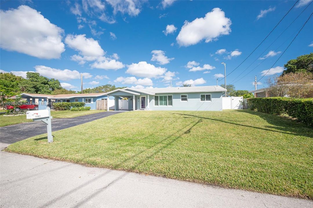 For Sale: $600,000 (3 beds, 2 baths, 1590 Square Feet)