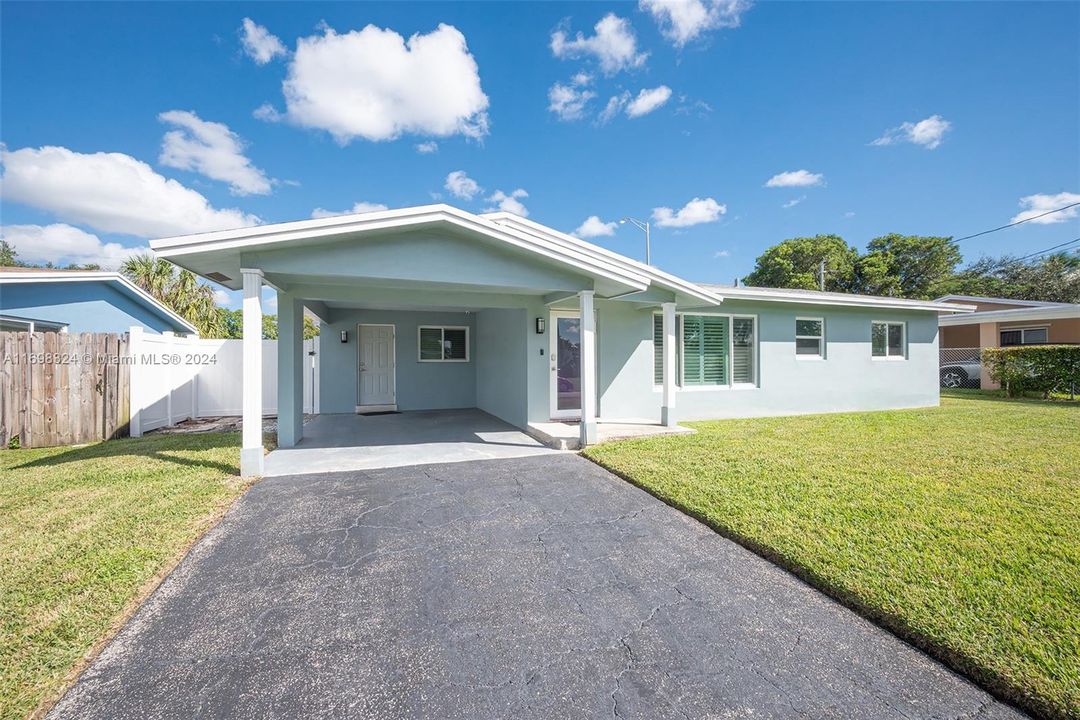 For Sale: $600,000 (3 beds, 2 baths, 1590 Square Feet)