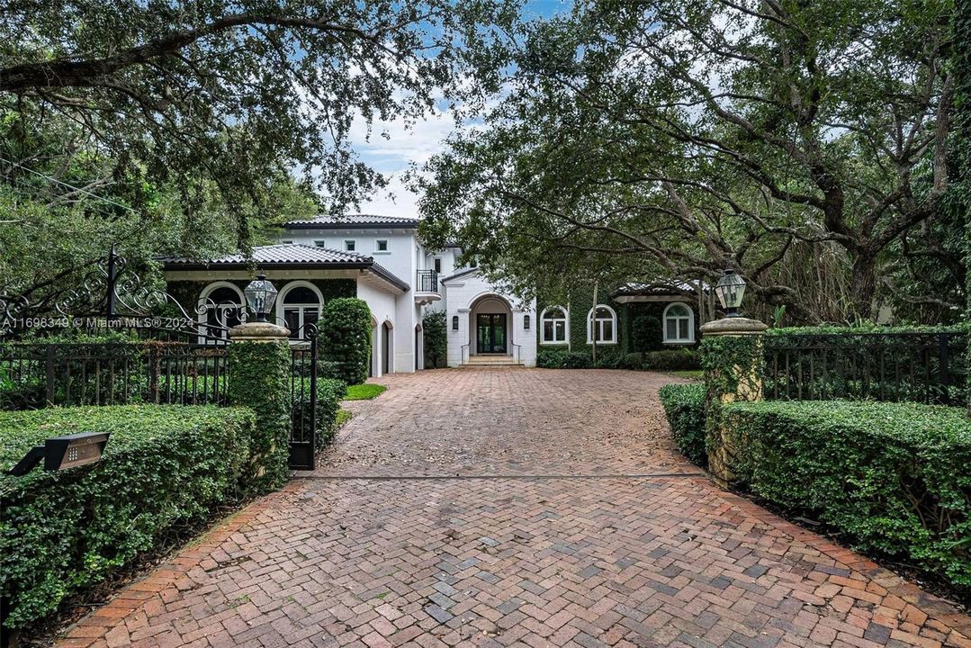 For Sale: $8,750,000 (6 beds, 7 baths, 5908 Square Feet)