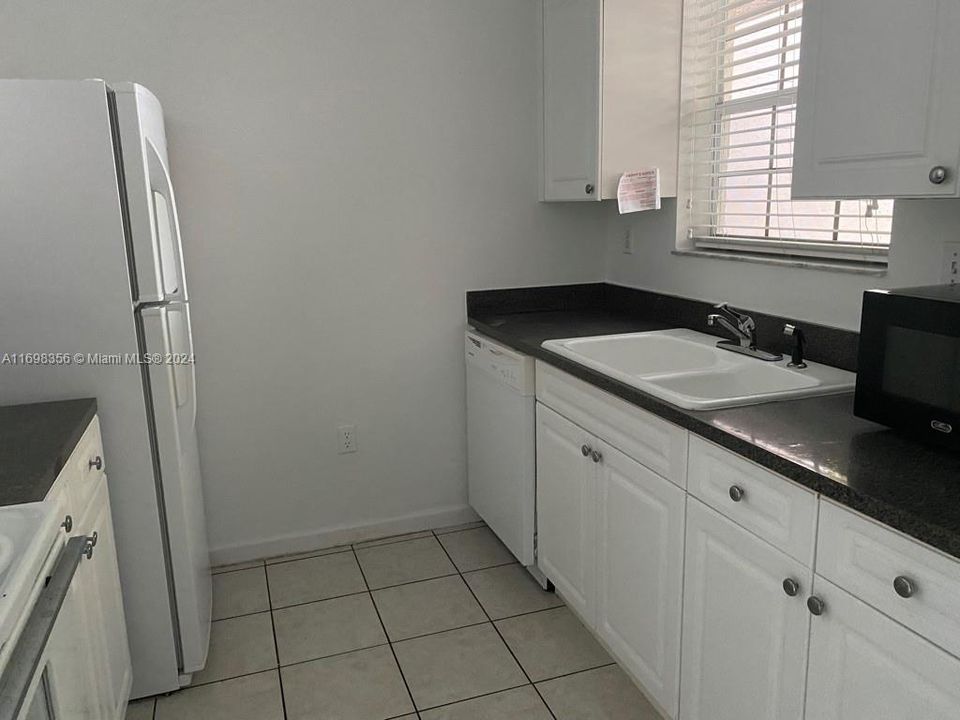 For Rent: $1,825 (1 beds, 1 baths, 628 Square Feet)