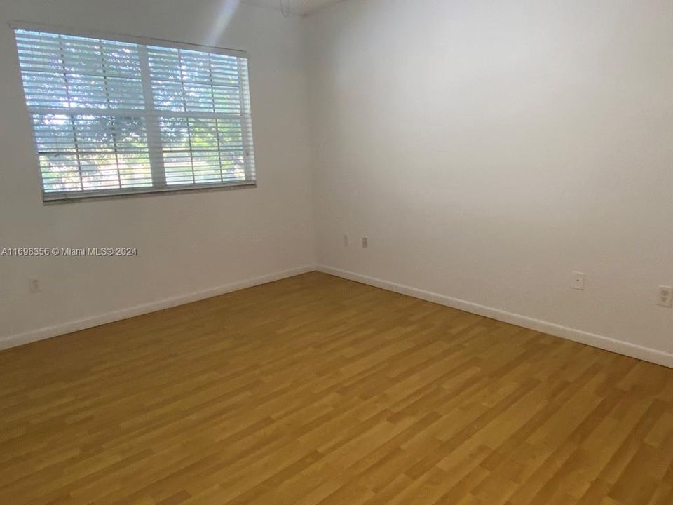 For Rent: $1,825 (1 beds, 1 baths, 628 Square Feet)