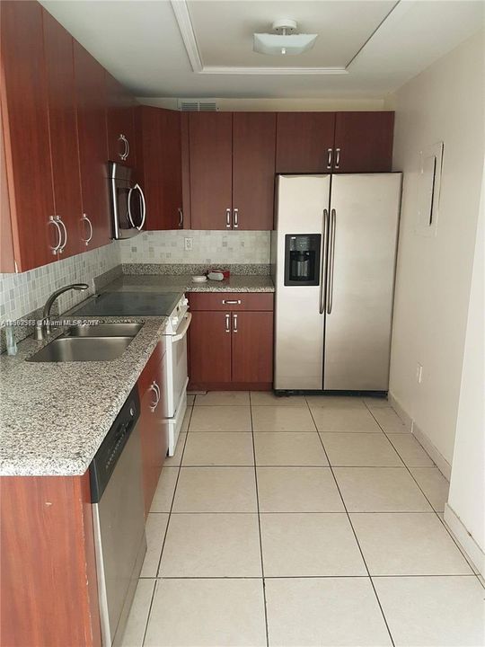 En Venta: $239,000 (2 camas, 2 baños, 1012 Pies cuadrados)