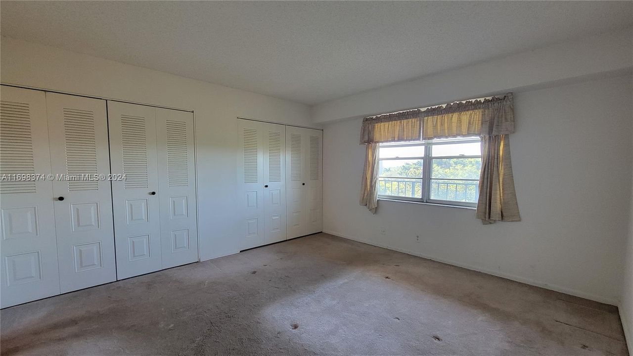 For Sale: $150,000 (1 beds, 1 baths, 900 Square Feet)