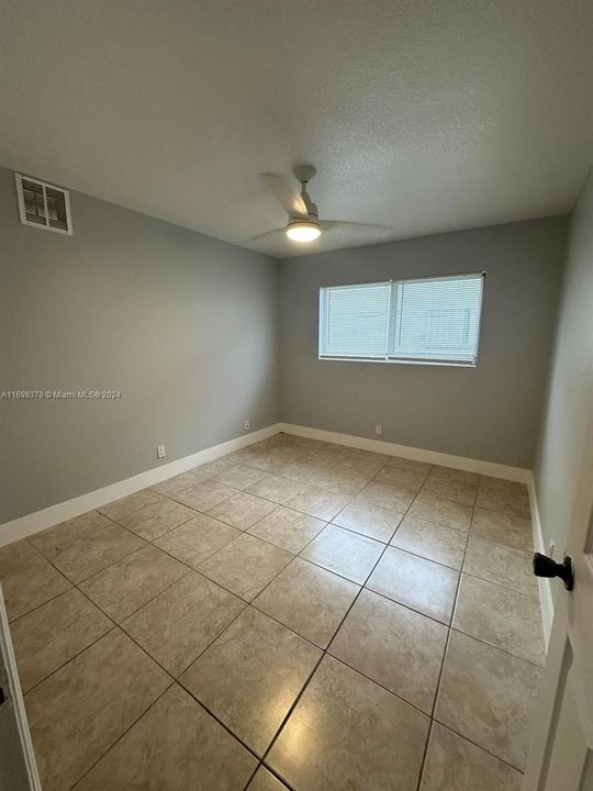 For Rent: $1,900 (2 beds, 2 baths, 950 Square Feet)